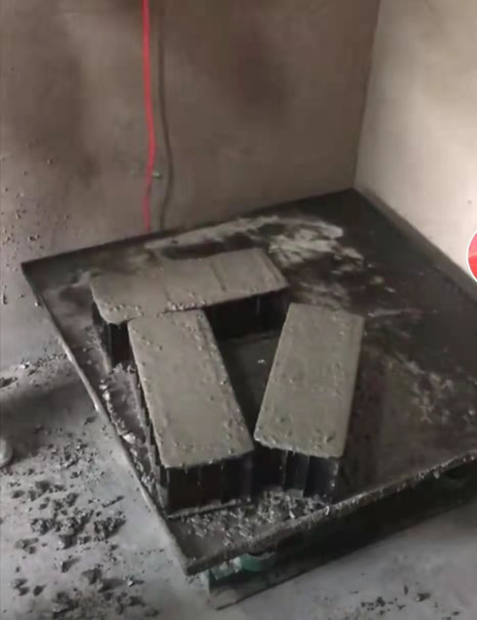 Forró eladó rezgés táblázat beton formák